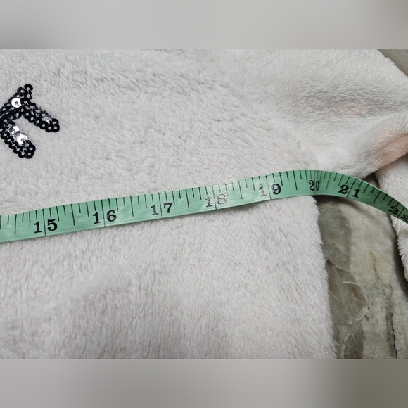 Mentally Exhausted Fuzzy Face Graphic Sweatshirt Women’s Medium Sequin Lips Eyes - Picture 5 of 8